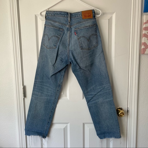 Levi’s Straight Leg Demin - Picture 2 of 4